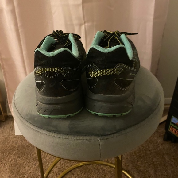 ASICS Trail Sneaker - Picture 2 of 2